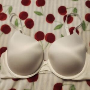 Victoria's Secret White T-Shirt Bra with Underwire Support